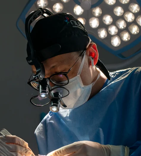 Dr. Minyor Avellaneda Cirujano Plástico en Bogotá