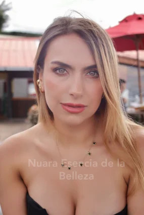 Mujer Nuara Rinoplastia Ultrasónica