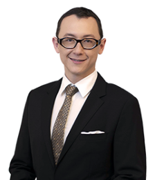 Dr. Minyor Avellaneda - Cirujano Plástico Retrato profesional del Dr. Minyor Avellaneda, experto en cirugía plástica en Bogotá.