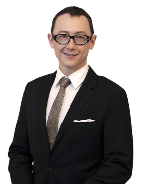 Retrato profesional del Dr. Minyor Avellaneda, experto en cirugía plástica en Bogotá. {{brizy_dc_image_alt imageSrc=