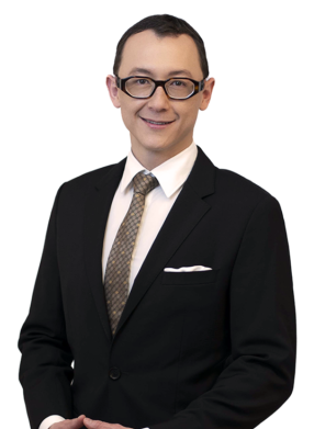 Retrato profesional del Dr. Minyor Avellaneda, experto en cirugía plástica en Bogotá. {{brizy_dc_image_alt imageSrc=